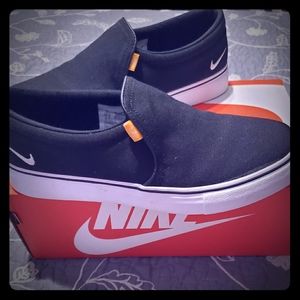 Nike Canvas